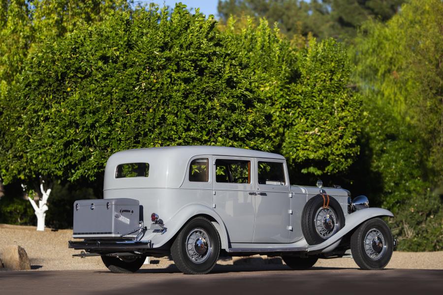  Marmon Sixteen 5-passenger Sedan by LeBaron 1932 года  (фото 5 из 16)